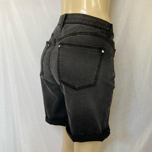 SALE!!! WIT & WISDOM Tummy Control Size 18W Black Vintage Shorts 7” Inseam NWOT - Picture 3 of 7